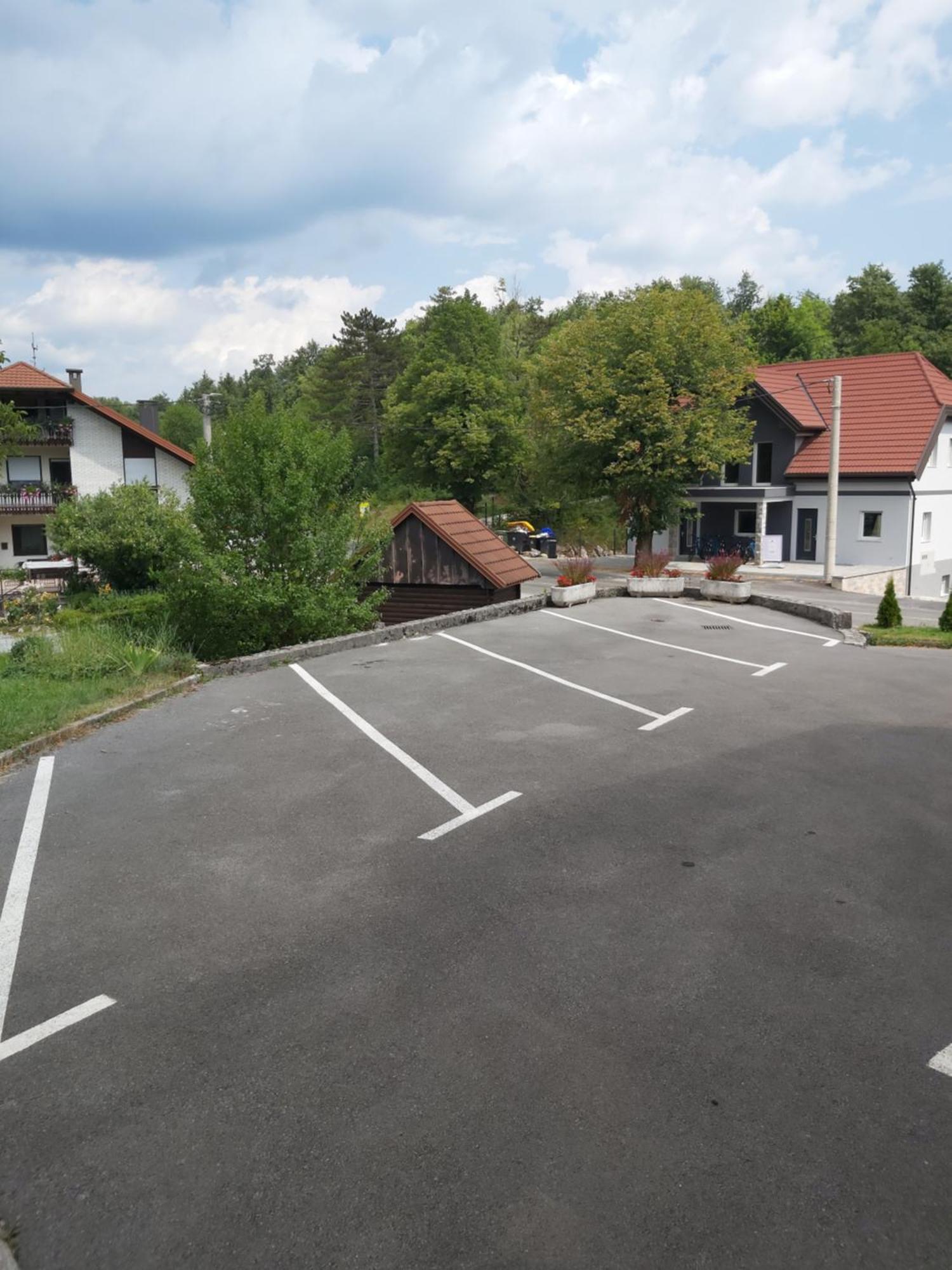 Rooms Zagon Postojna Eksteriør bilde